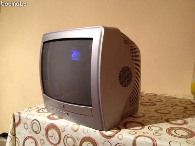 Televizor color Akai
