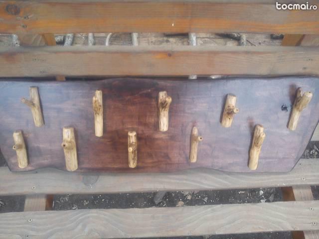 cuier lemn rustic