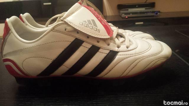 ghete adidas pt fotbal