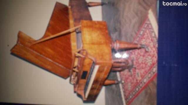 pian antic an 1800 Schmidt Karloy stare buna