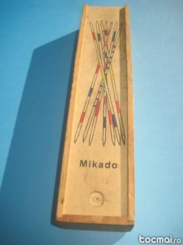 Joc Mikado in cutie de lemn.