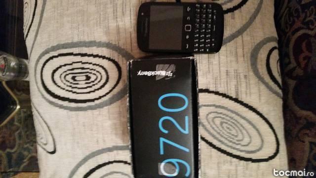 BlackBerry 9720 Smartphone negru