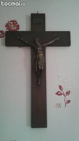 cruce lemn si bronz