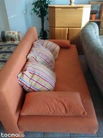 canapea extensibila cu lada