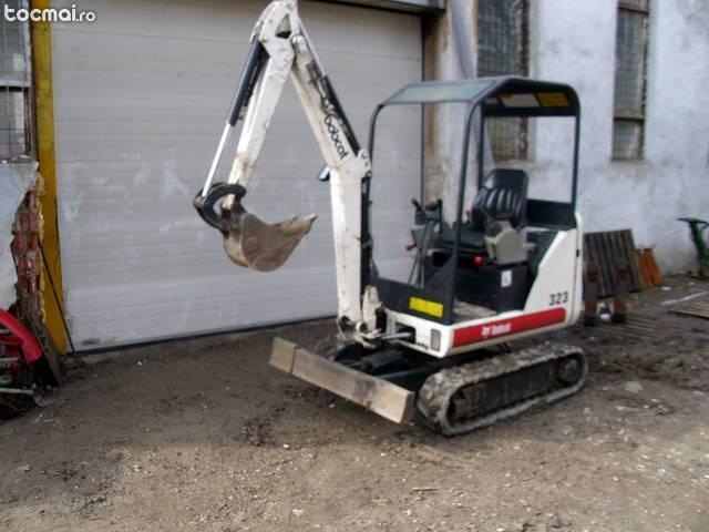 Miniexcavator bobcat 323