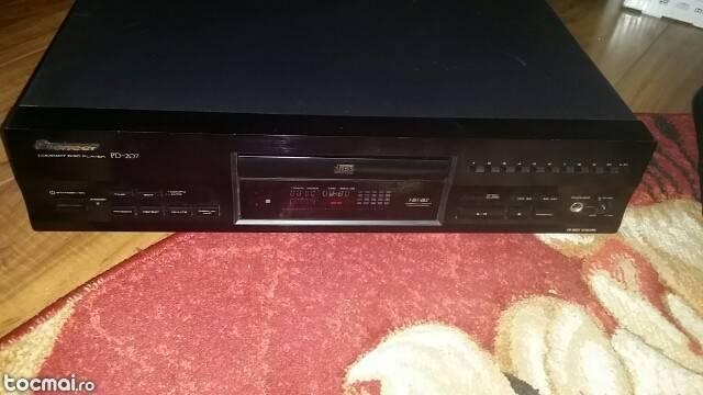 Pioneer- compact disc player- PD 207