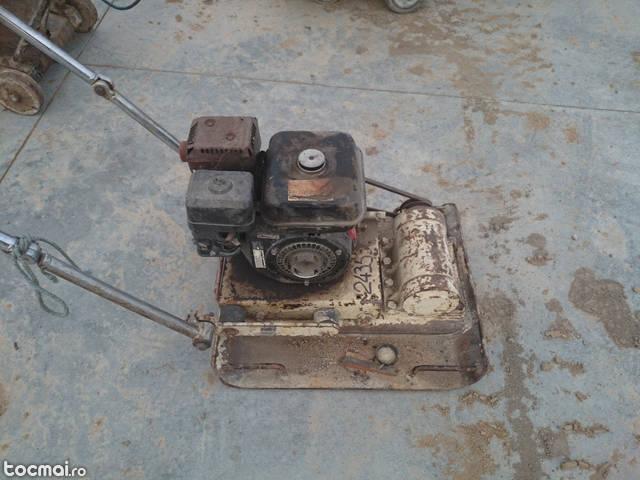 Placa compactoare 70KG - motor Honda