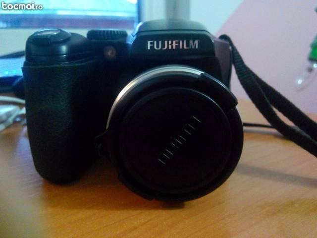 Aparat foto Fujifilm S5700 Finepix