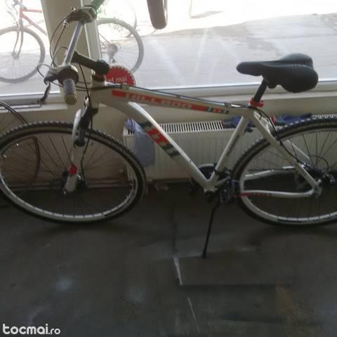 Bicicleta McKenzie Hill 800