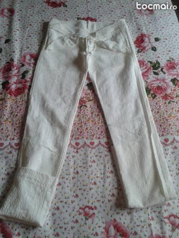 Pantaloni de dama