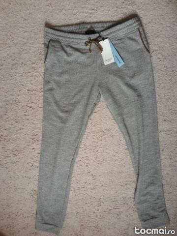 Pantaloni Stradivarius noi