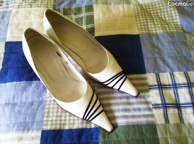 Pantofi albi de dama (piele)