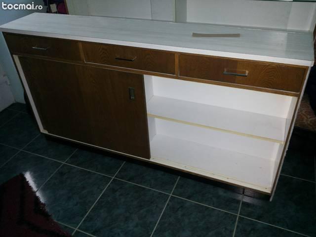 Scaune, televizoare si mobilier de bucatarie