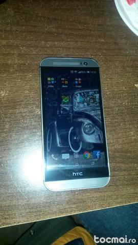 HTC ONE M8.