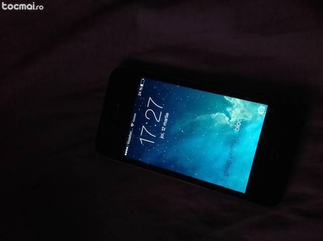 iPhone 4 negru + husa!