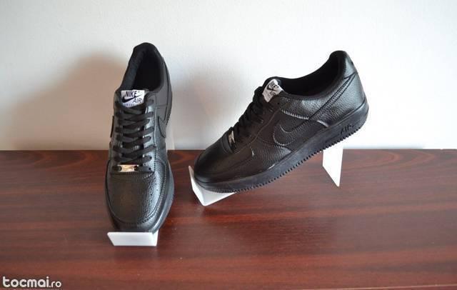 Adidasi Nike force one
