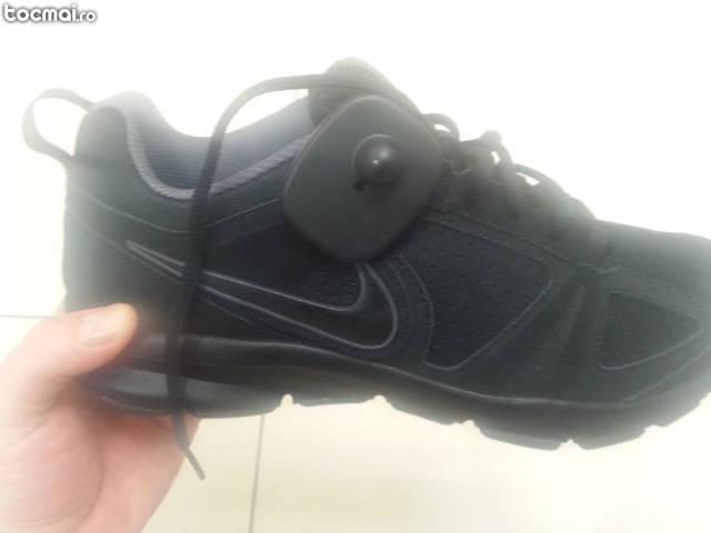 Adidasi Nike marimea 44 noi