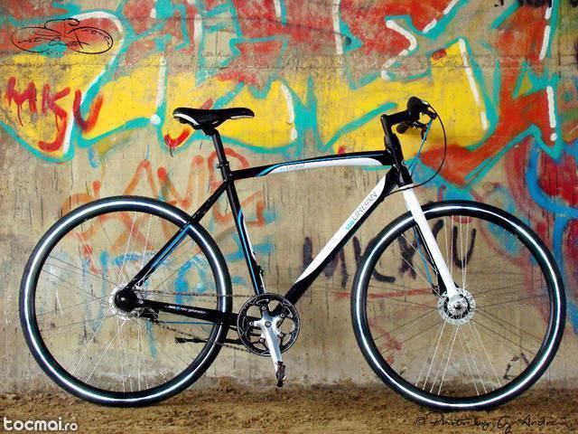 Bicicleta SCO(City/ trekking)an 2014, 7 viteze in butuc. Roti28