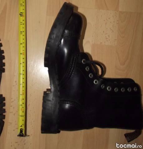 Bocanci British Steel 10 inele, piele neagra, nr. 42