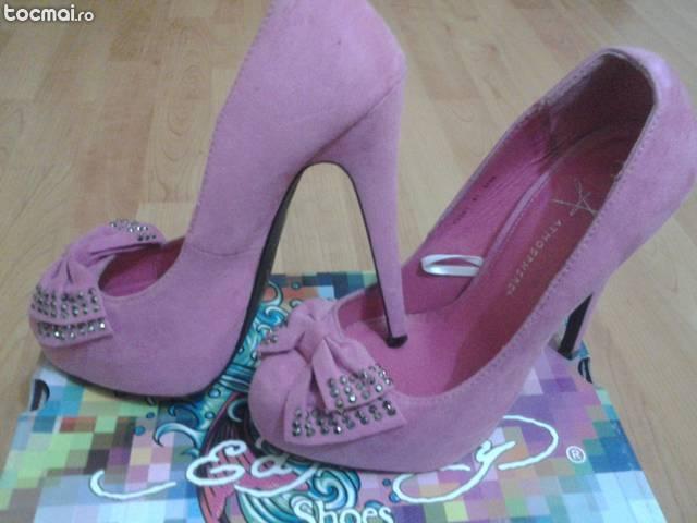 Pantofi cu platforma roz