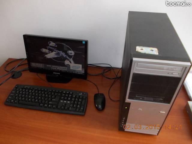 Sistem unitate cu monitor, tastatura si mouse