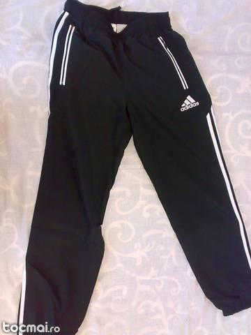 Trening barbati adidas original, nou, in tipla, s