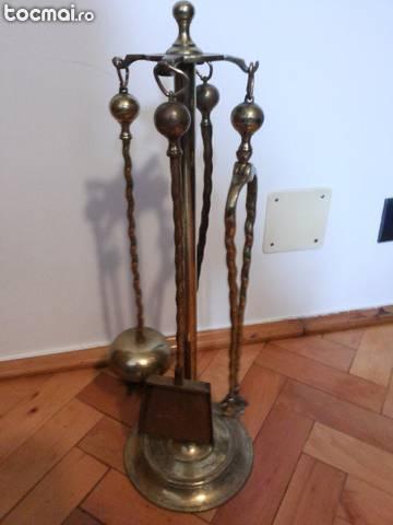 Set de unelte pentru semineu , vechi, englezesti , din bronz