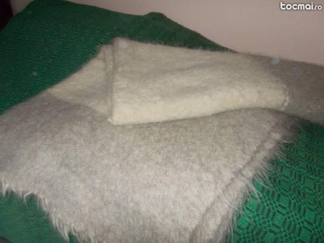 Cuvertura de pat din lana pura (cerga)