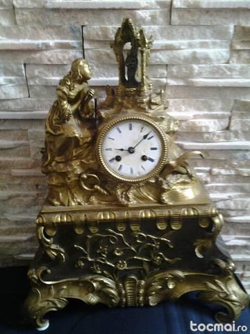 Ceas vechi din bronz aurit