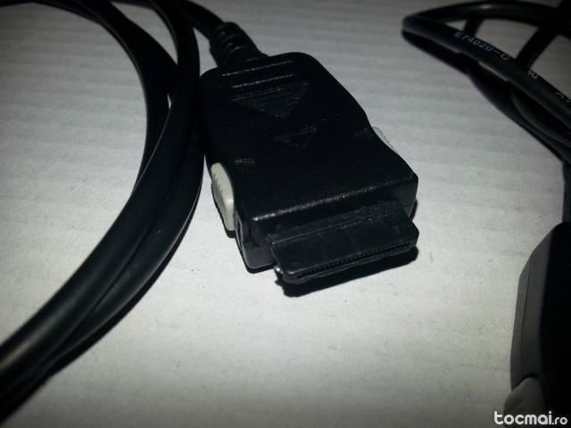 Cablu USB cu functie de transfer date\incarcare ptr MP4\MP3