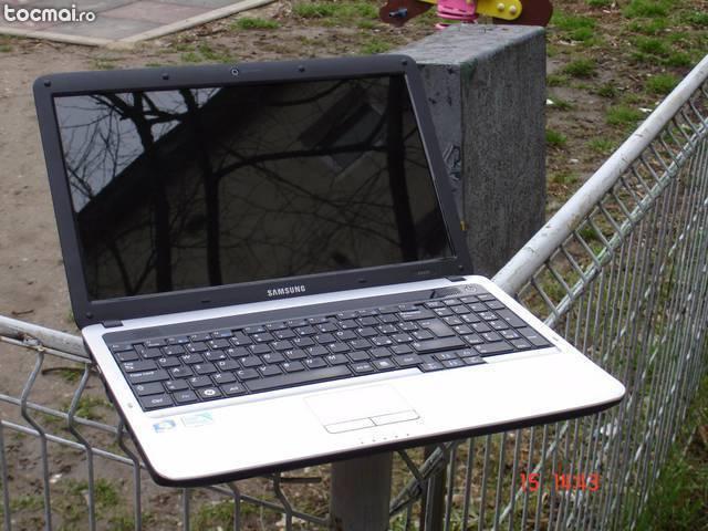 laptop SAMSUNG Dual- Core HDD: 500 Gb