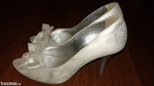 Pantofi dama albi/ argintii