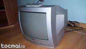 Tv. mare Funai modern si un tv. portabil, 40cm, cu video caset