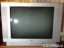 Tv. mare Funai modern si un tv. portabil, 40cm, cu video caset