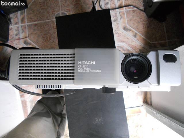 videoproiector Hitachi