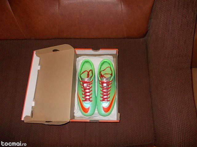 Ghete fotbal Nike mercurial victory nr. 41