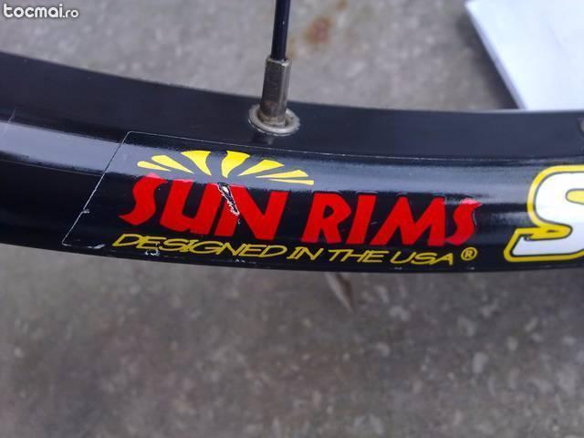 Roata de fata SUN RIMS designed in the USA pentru bicicleta