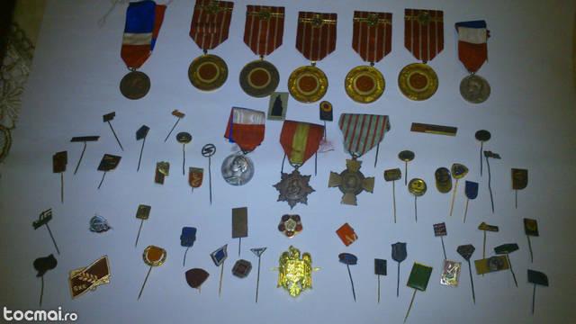 Decoratii, medalii si insigne, rom. si straine (60 Ps. )