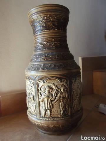 vaza din ceramica in relief 40 cm