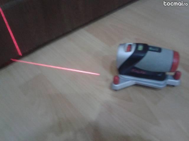Nivela cu laser