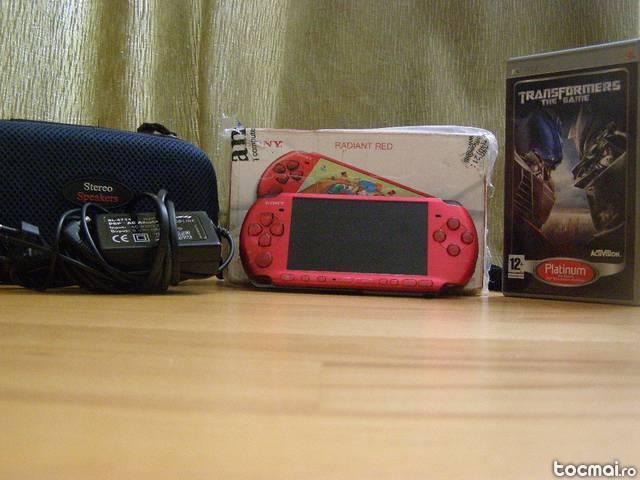 PSP 3004 echipat (memory stick 8gb + husa + joc)