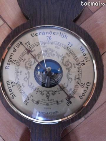 Barometru mare, vechi belgian cu termometru si umidometru
