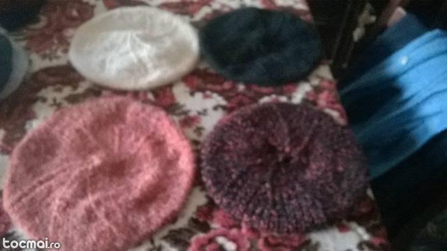 Caciuli tricotate
