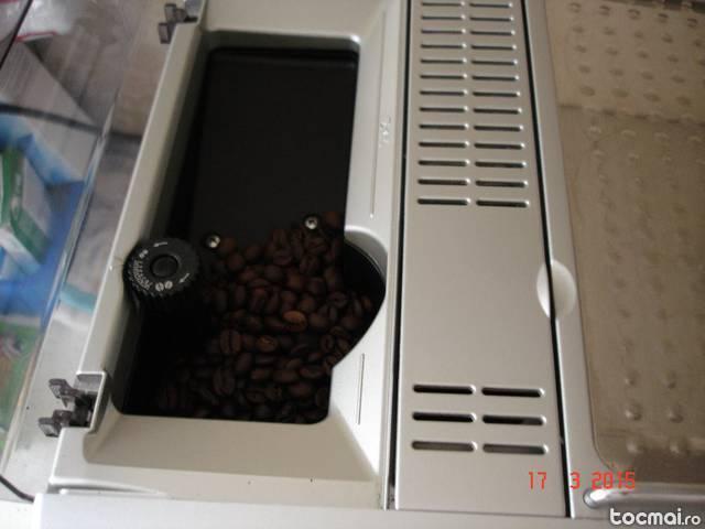 Expresor Aeg Electrolux Caffe Grande cu rasnita incorporata