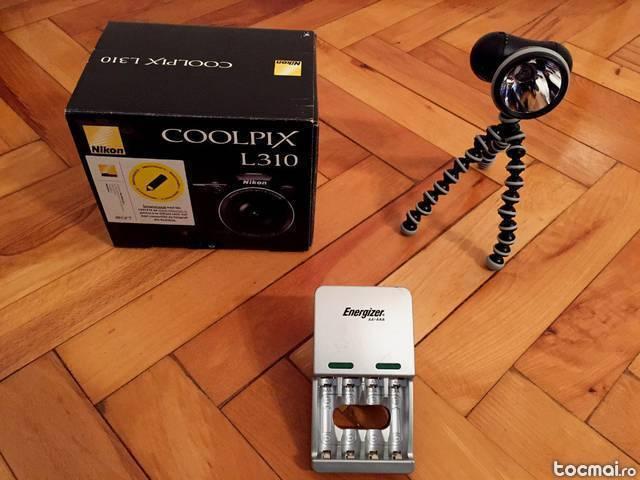 Nikon Coolpix L310 + Trepied cu lanterna joby gorillatorch