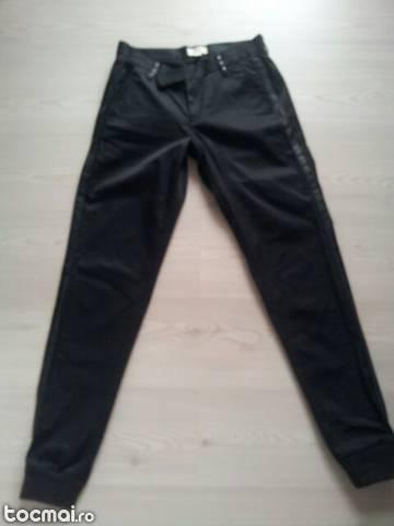 Pantalon de dama diesel marimea 28 noi