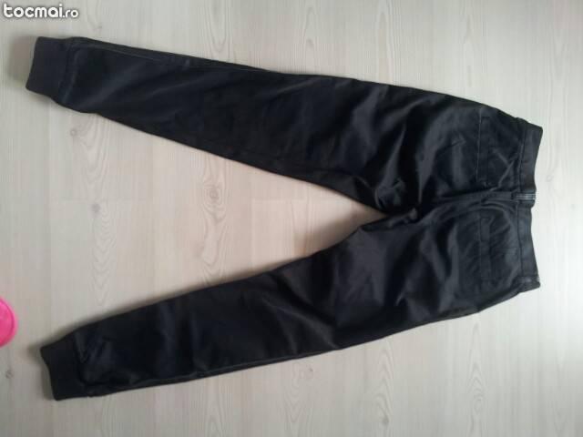 Pantalon de dama diesel marimea 28 noi