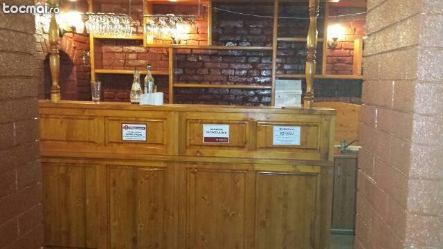 Mobilier complet bar/ cafenea din lemn masiv
