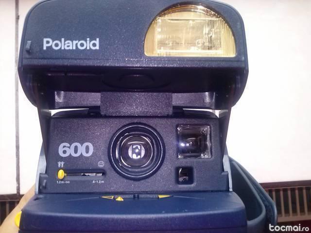 Aparat foto instant Polaroid 600