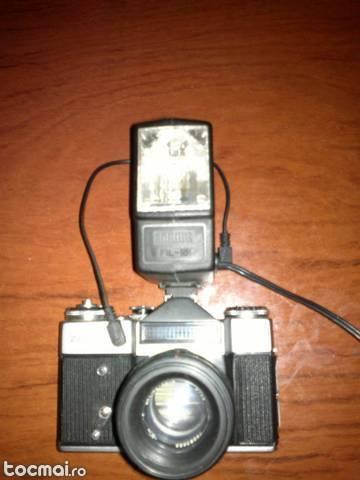 2 aparate foto profesionale vechi model Zenit- E + 1blitz